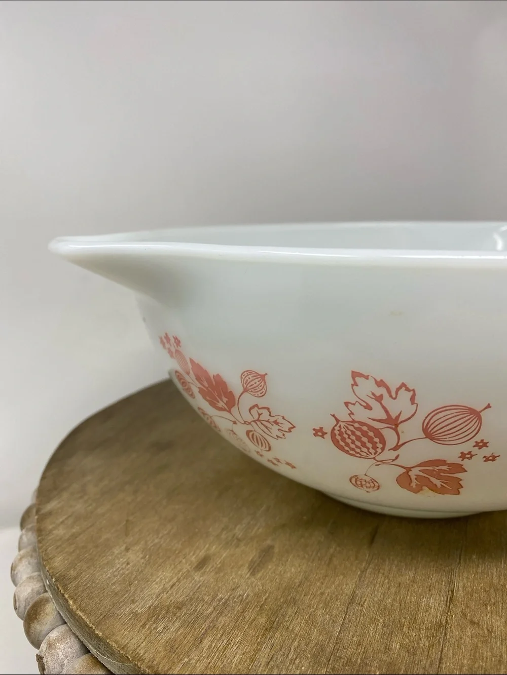 Vintage Pyrex #443 White & Pink Gooseberry Mixing Bowl 2.5 Qt.